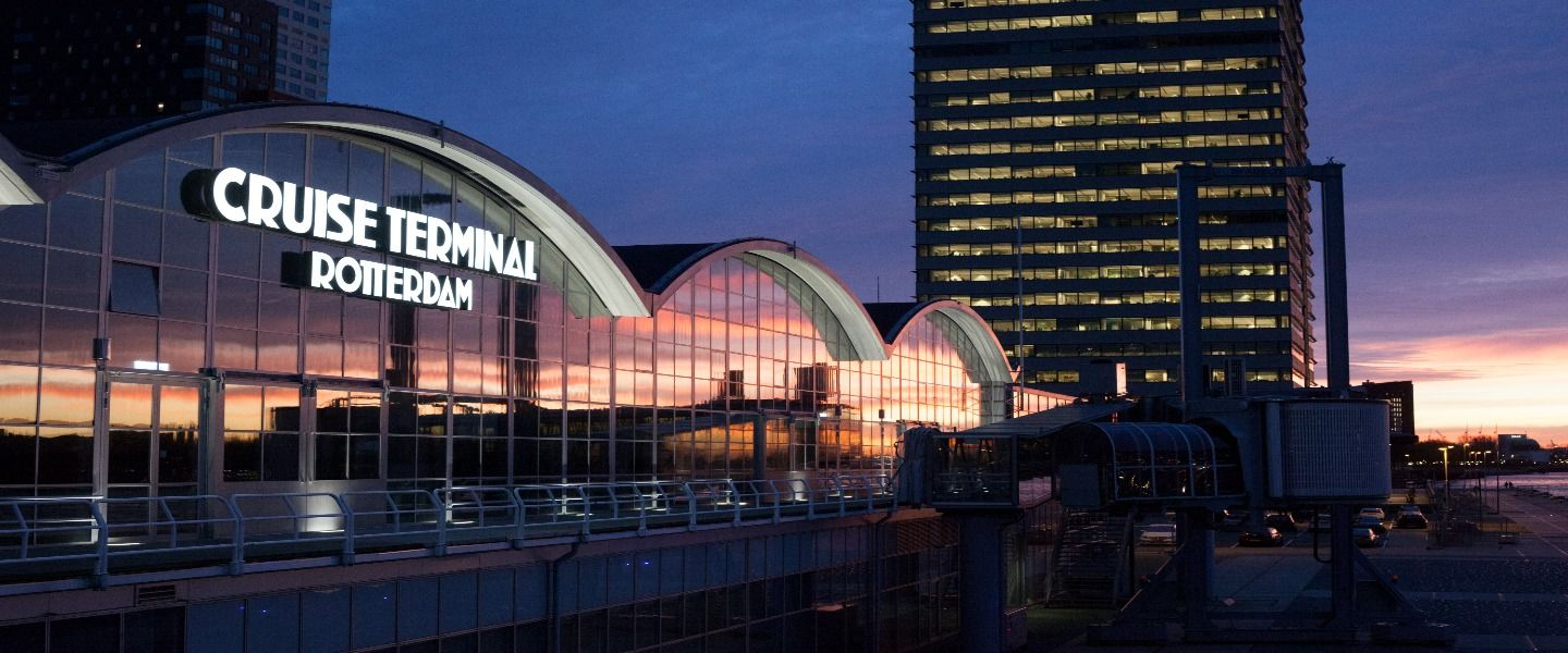Livingprojects_2015_71827_Cruise Terminal buiten_Havenbedrijf_Rotterdam_01.jpg